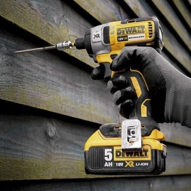 Akumuliatorinis smūginis suktuvas DeWALT DCF887N-XJ 18V 5