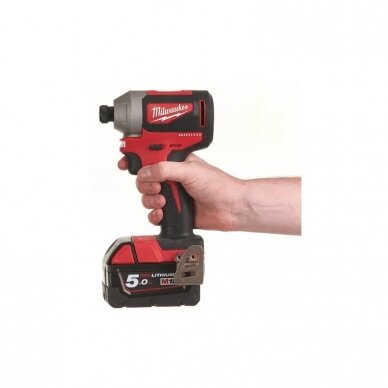 Akumuliatorinis smūginis suktuvas MILWAUKEE M18 CBLID-402C 13