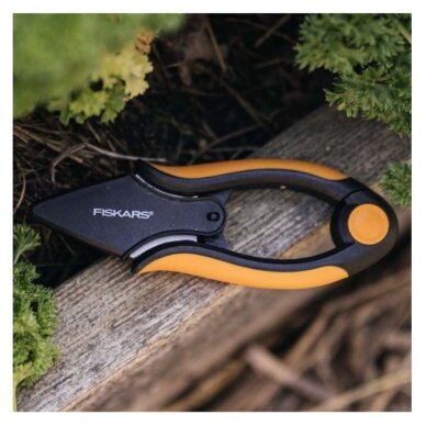 Kirpiklis žolelėms FISKARS Solid SP220 7