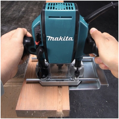 Vertikali freza MAKITA RP0900J 1